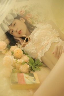 年轻女老师在线观看